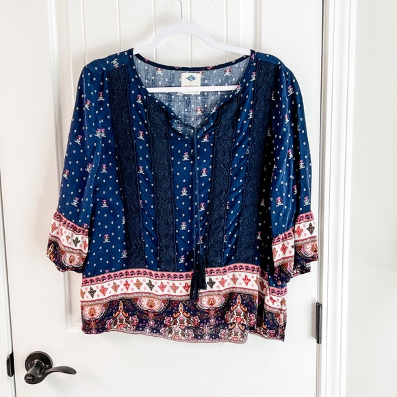 Sadie Robertson Blue and Pink Paisley Peasant Top Size XL - Picture 1 of 8